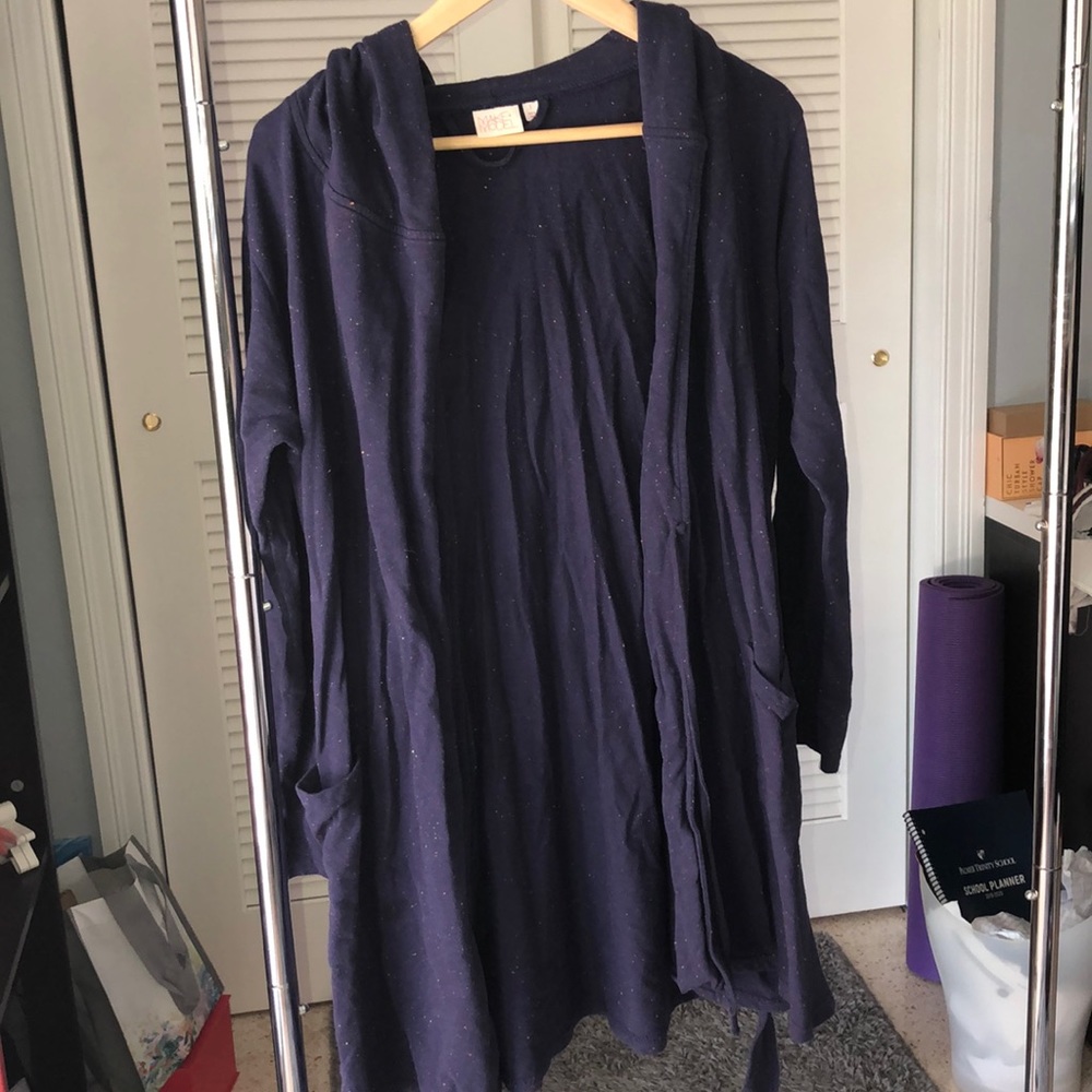 Hooded bathrobe
